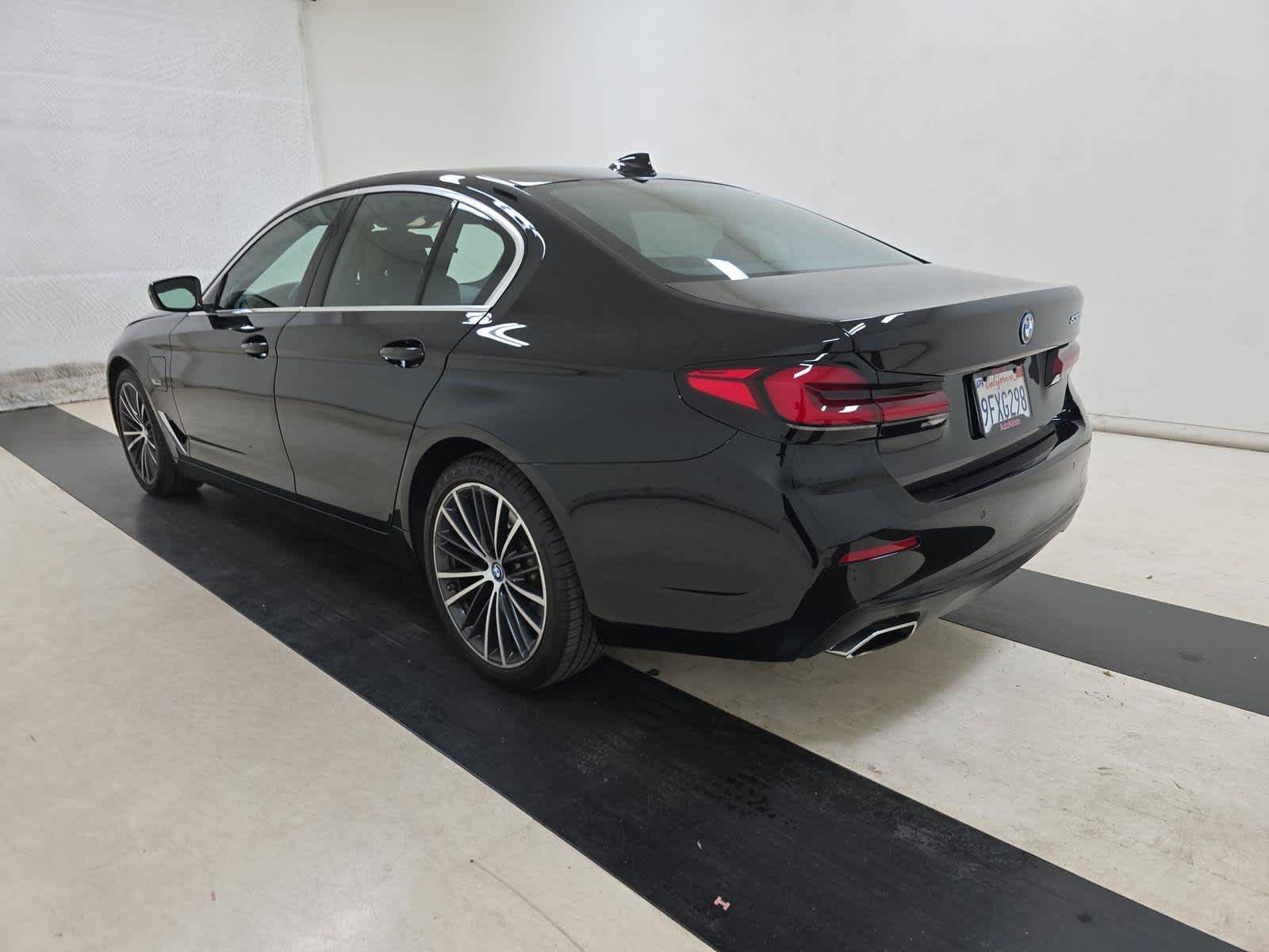 Used 2023 BMW 530e w/ Executive Package RWD image 6