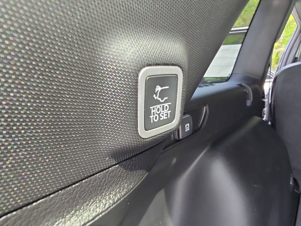 New 2026 Jeep Grand Cherokee Altitude image 14