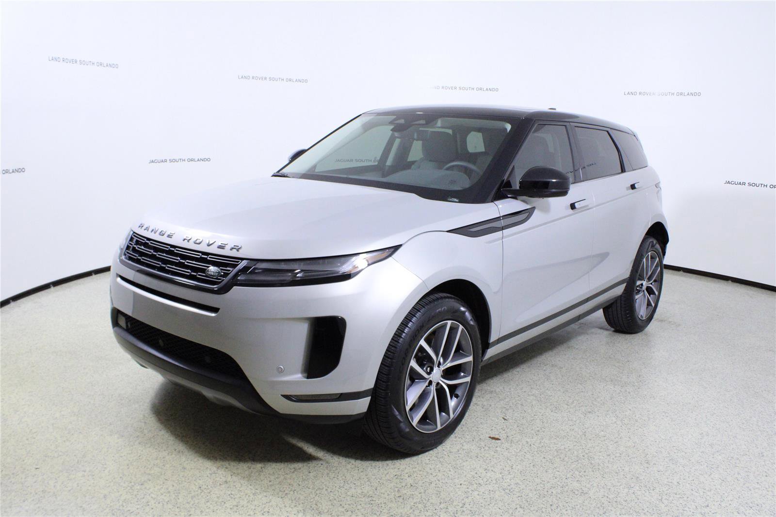 Used 2024 Land Rover Range Rover Evoque S AWD/4WD image 4