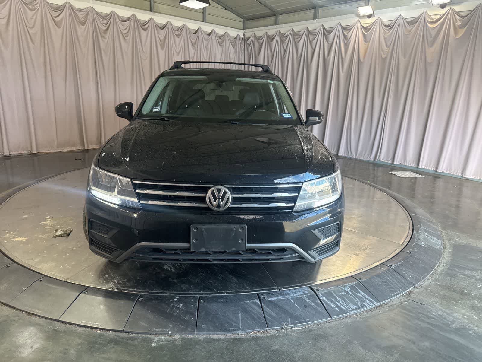 Used 2019 Volkswagen Tiguan SE FWD image 2