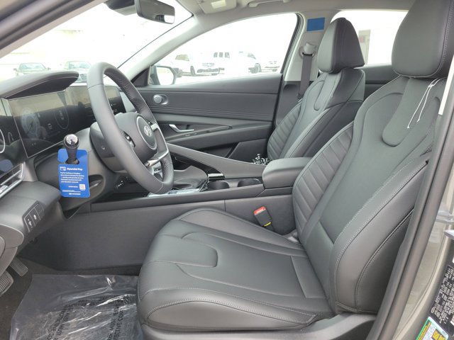 New 2026 Hyundai Elantra Limited FWD image 11