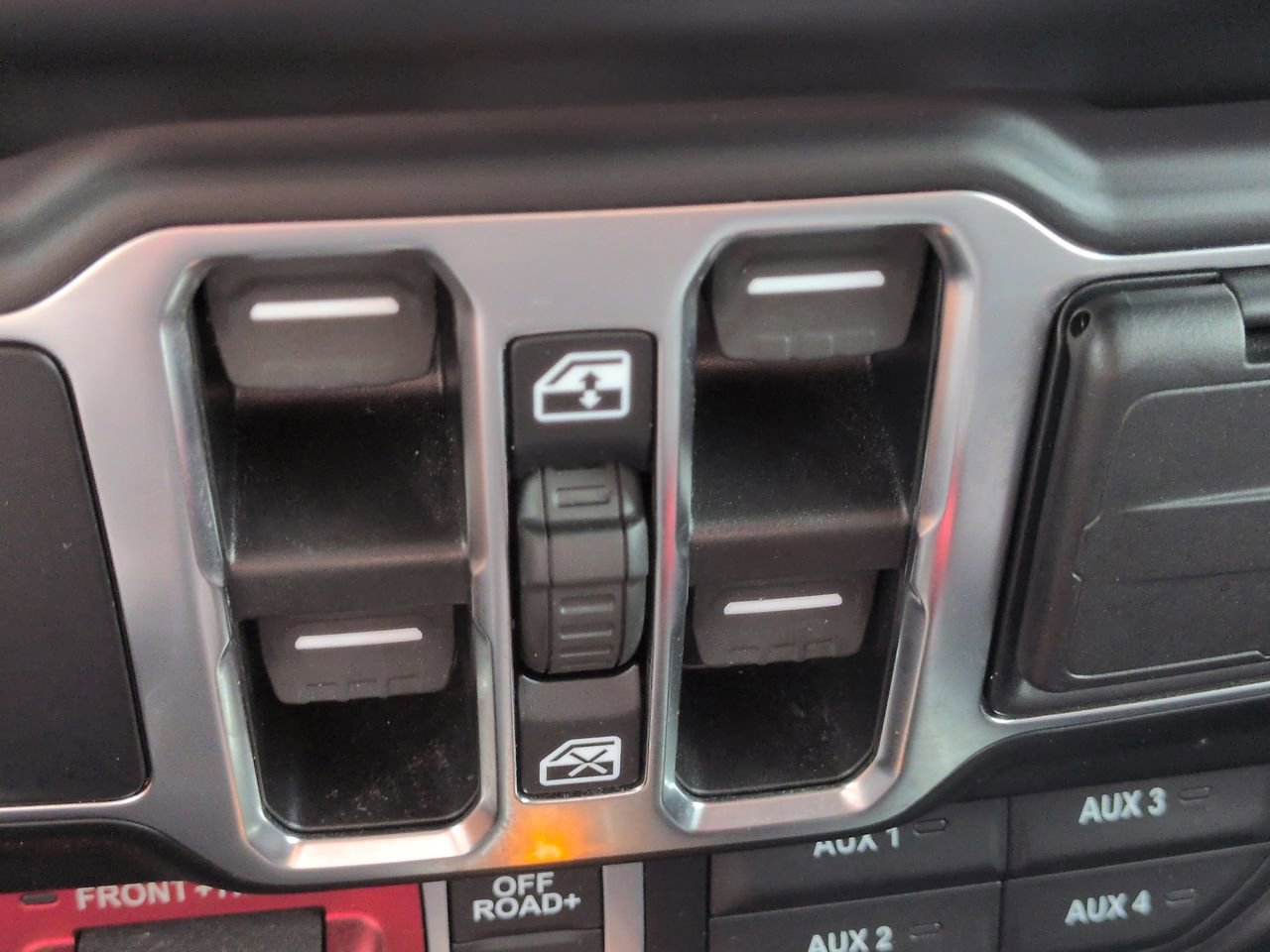 Used 2022 Jeep Gladiator Rubicon w/ LED Lighting Group AWD/4WD image 22