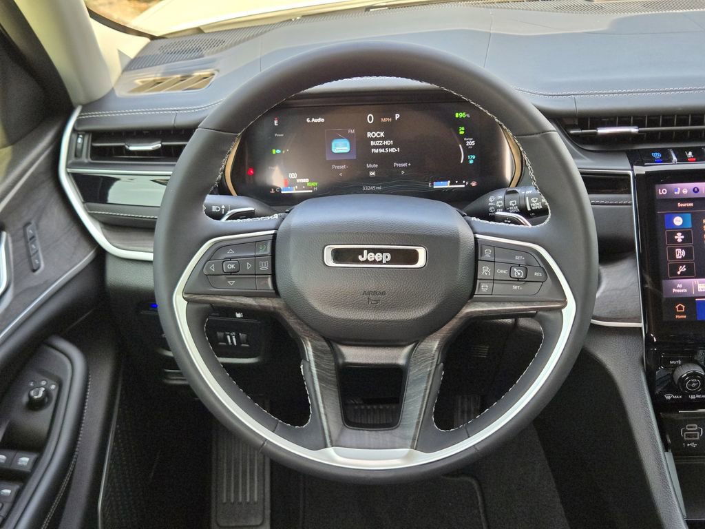 Used 2022 Jeep Grand Cherokee Limited 4xe w/ Luxury Tech Group II AWD/4WD image 21