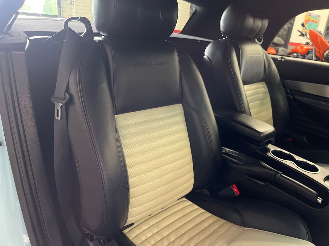 Used 2003 Ford Thunderbird image 94