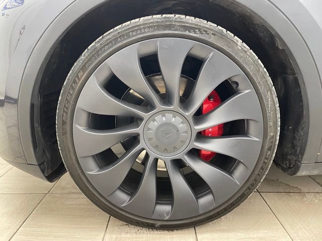 Used 2024 Tesla Model Y Performance image 7