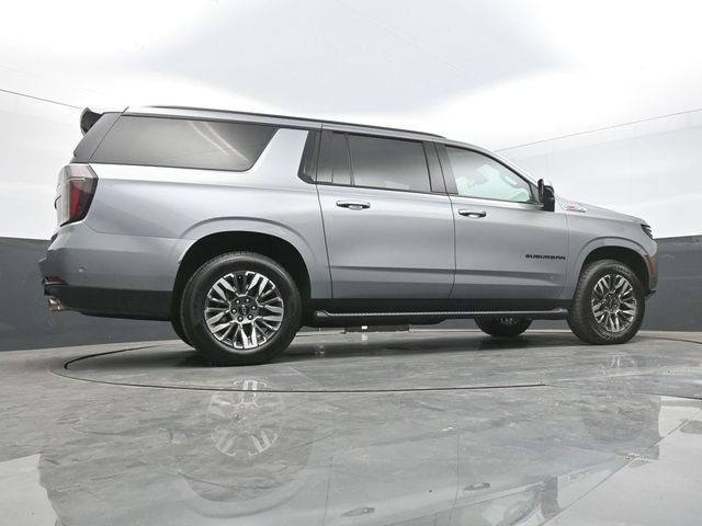 Used 2025 Chevrolet Suburban Z71 AWD/4WD image 46