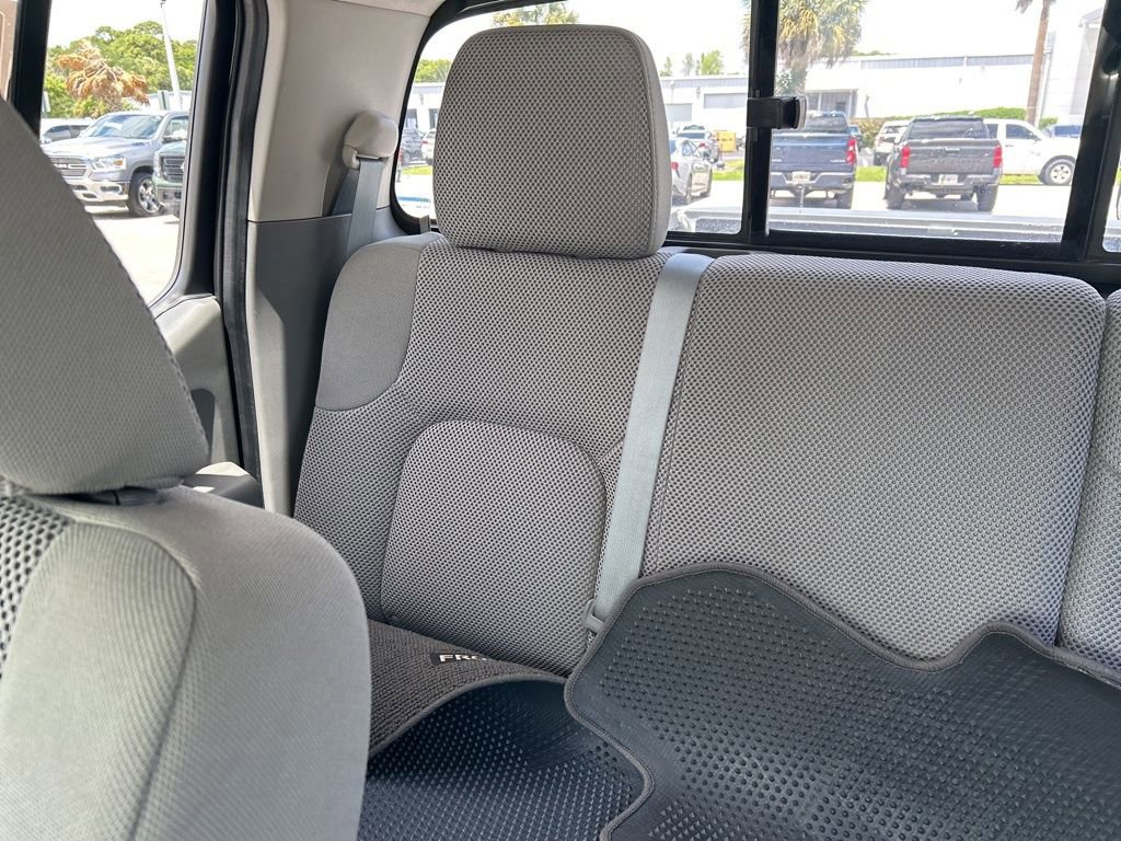 Used 2017 Nissan Frontier SV w/ SV Value Truck Package RWD image 13