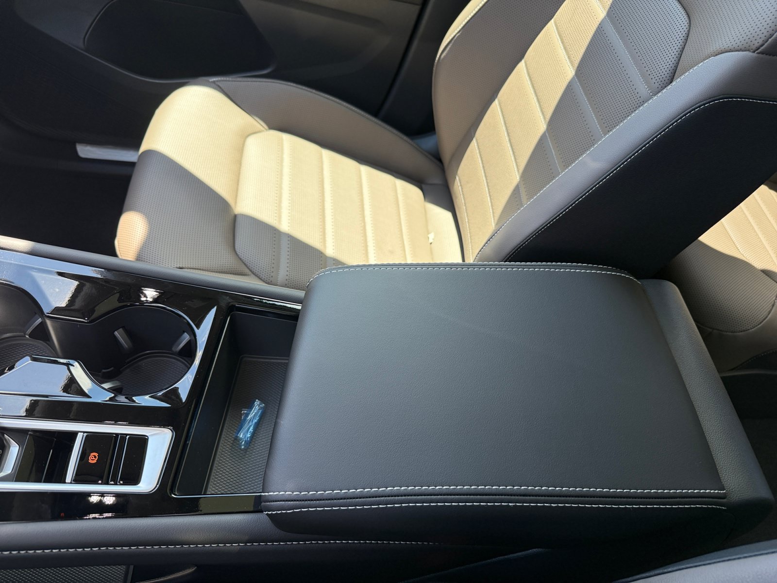 New 2026 Volkswagen Atlas SEL AWD/4WD image 14