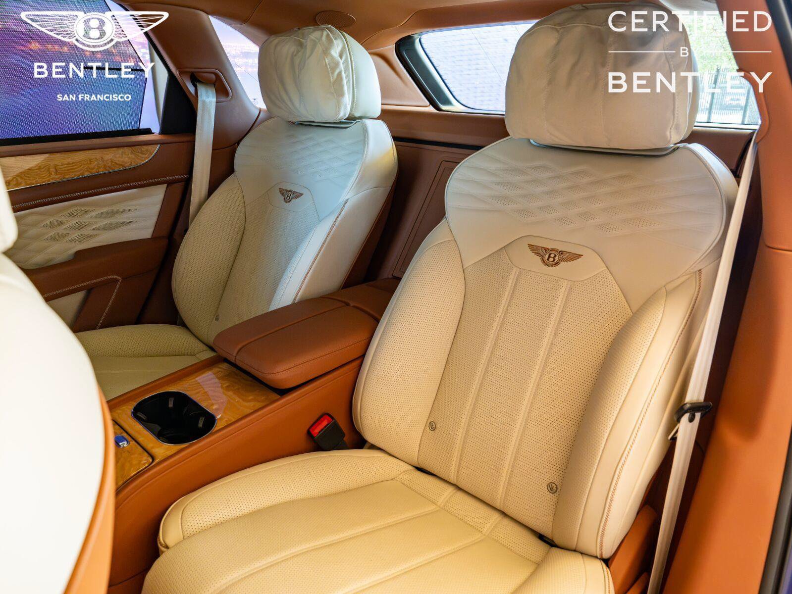 Used 2024 Bentley Bentayga AWD/4WD image 24