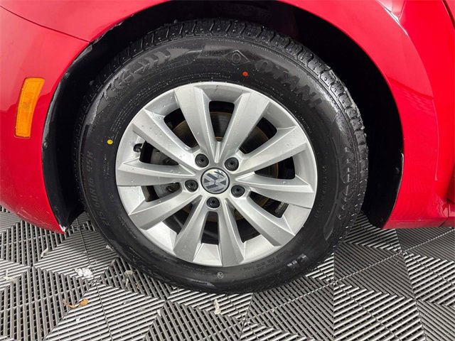 Used 2018 Volkswagen Beetle 2.0T S image 23