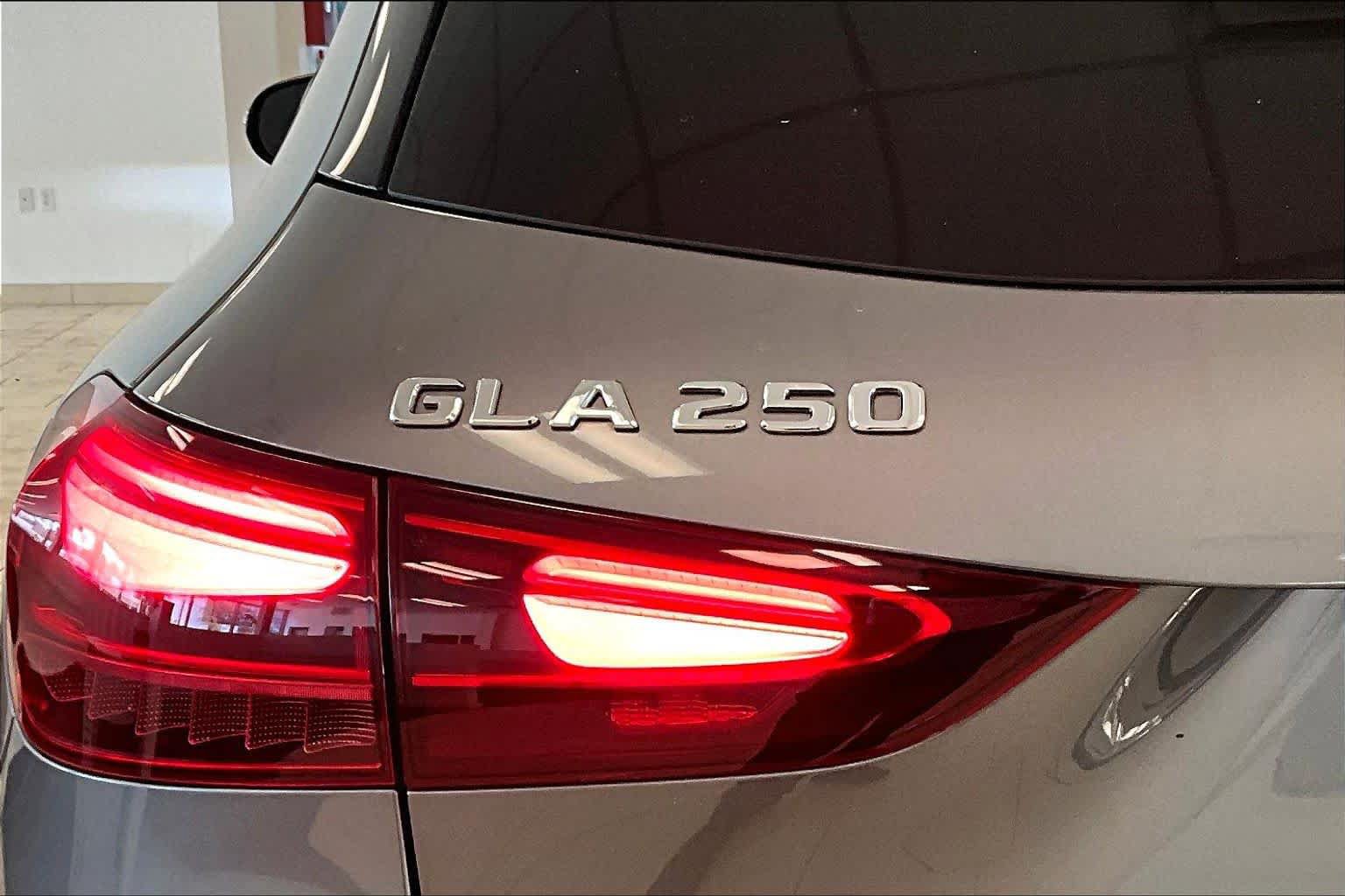 Used 2025 Mercedes-Benz GLA 250 image 30