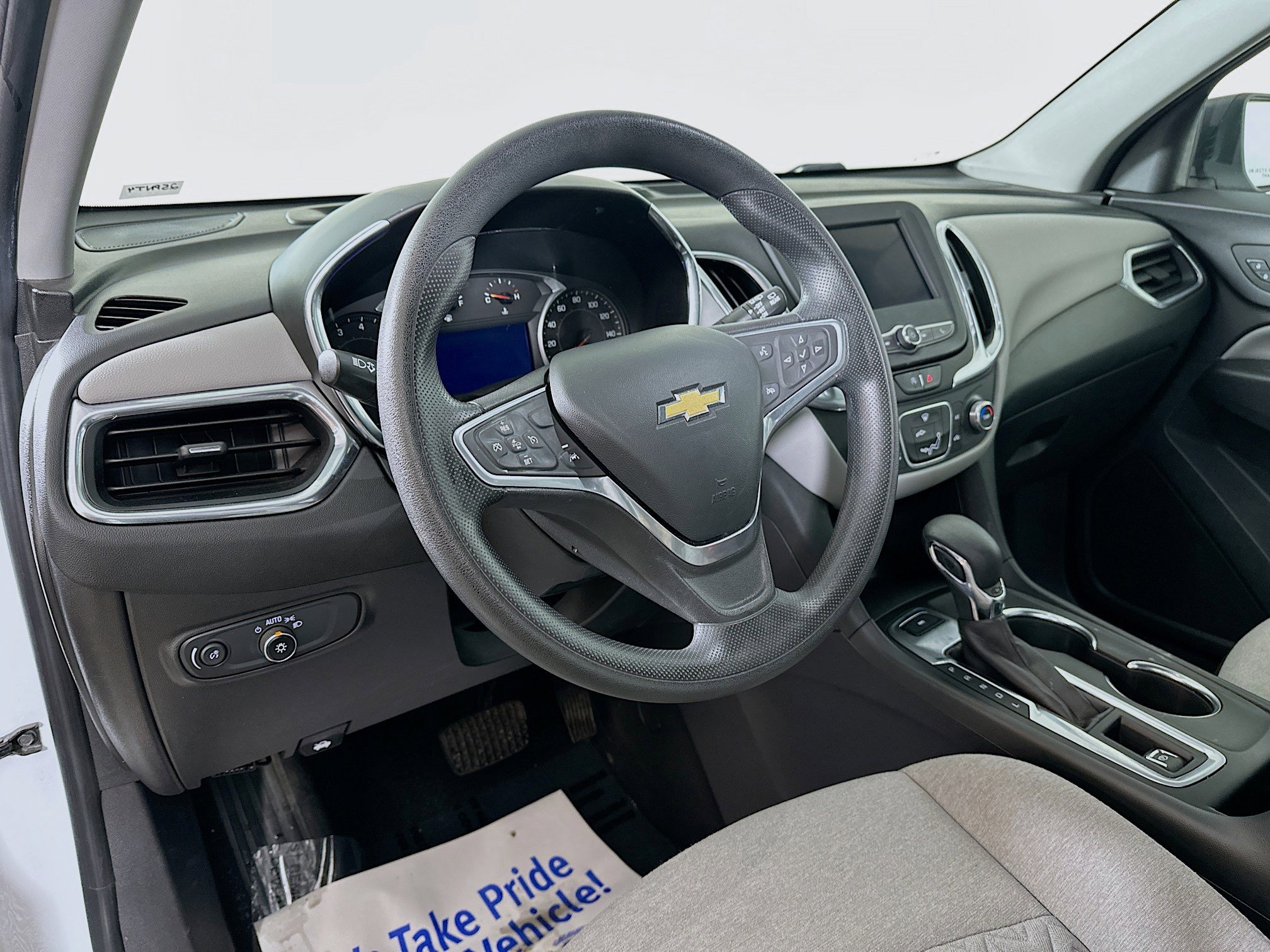 Used 2022 Chevrolet Equinox LS w/ LS Convenience Package image 9