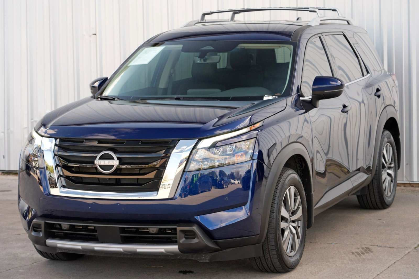 Used 2025 Nissan Pathfinder SL image 45