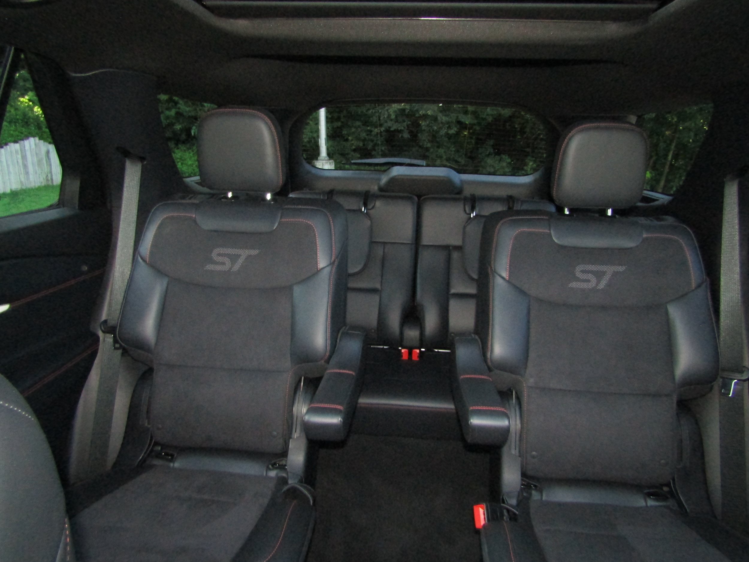 Used 2025 Ford Explorer ST w/ Sun And Sound Package AWD/4WD image 14