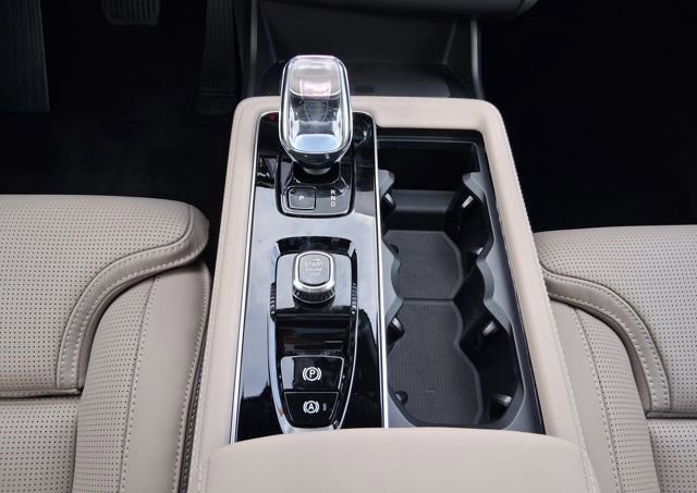 New 2026 Volvo XC90 B6 Ultra w/ Protection Package Premier AWD/4WD image 13