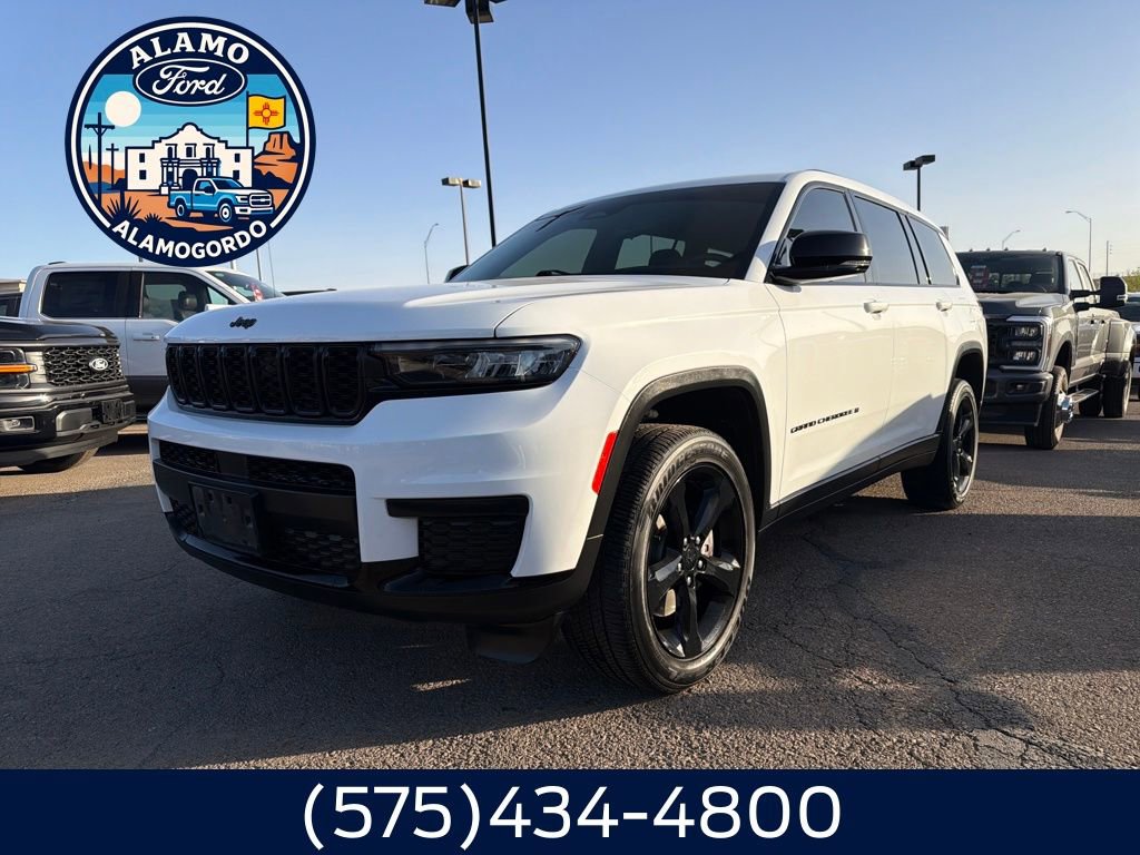 Used 2023 Jeep Grand Cherokee L Laredo image 1