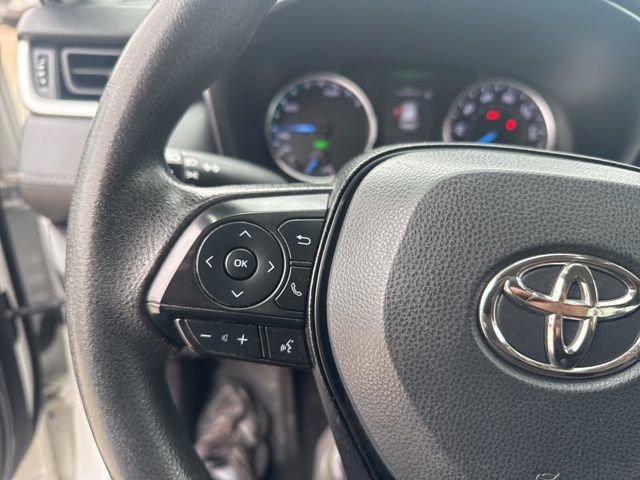 Used 2022 Toyota RAV4 LE image 13