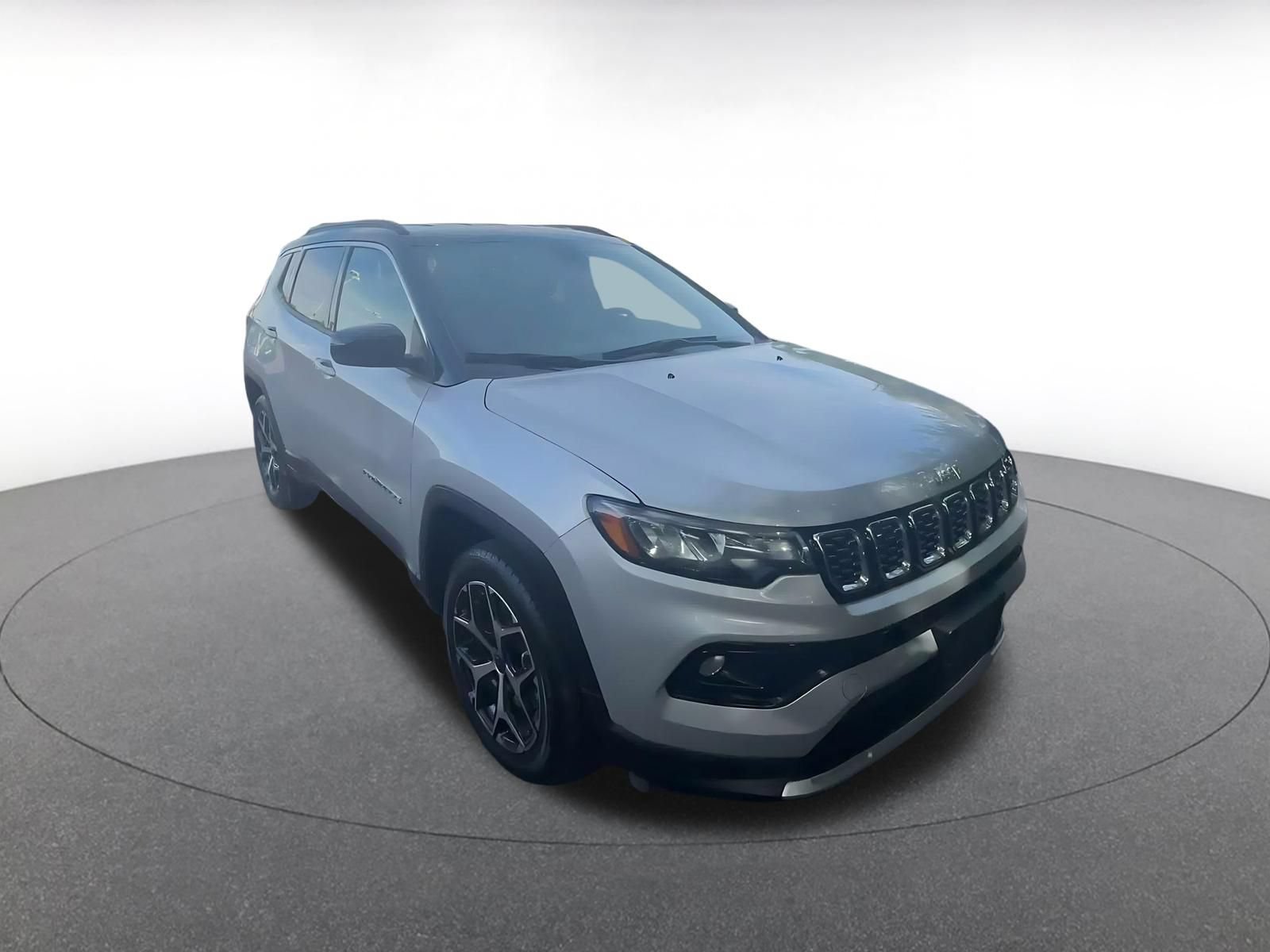 Used 2025 Jeep Compass Limited AWD/4WD image 3