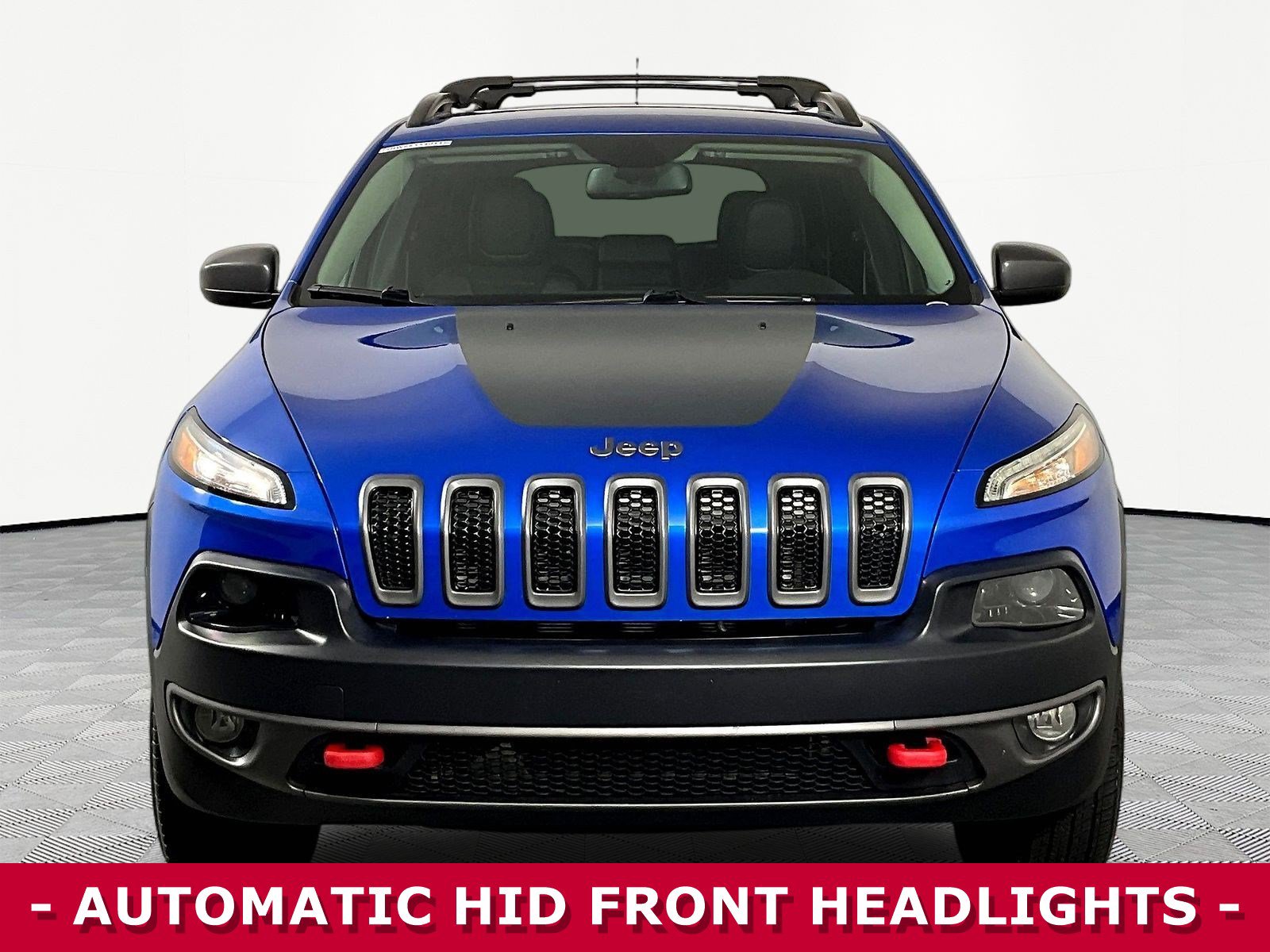 Used 2017 Jeep Cherokee Trailhawk w/ Cold Weather Group AWD/4WD image 2