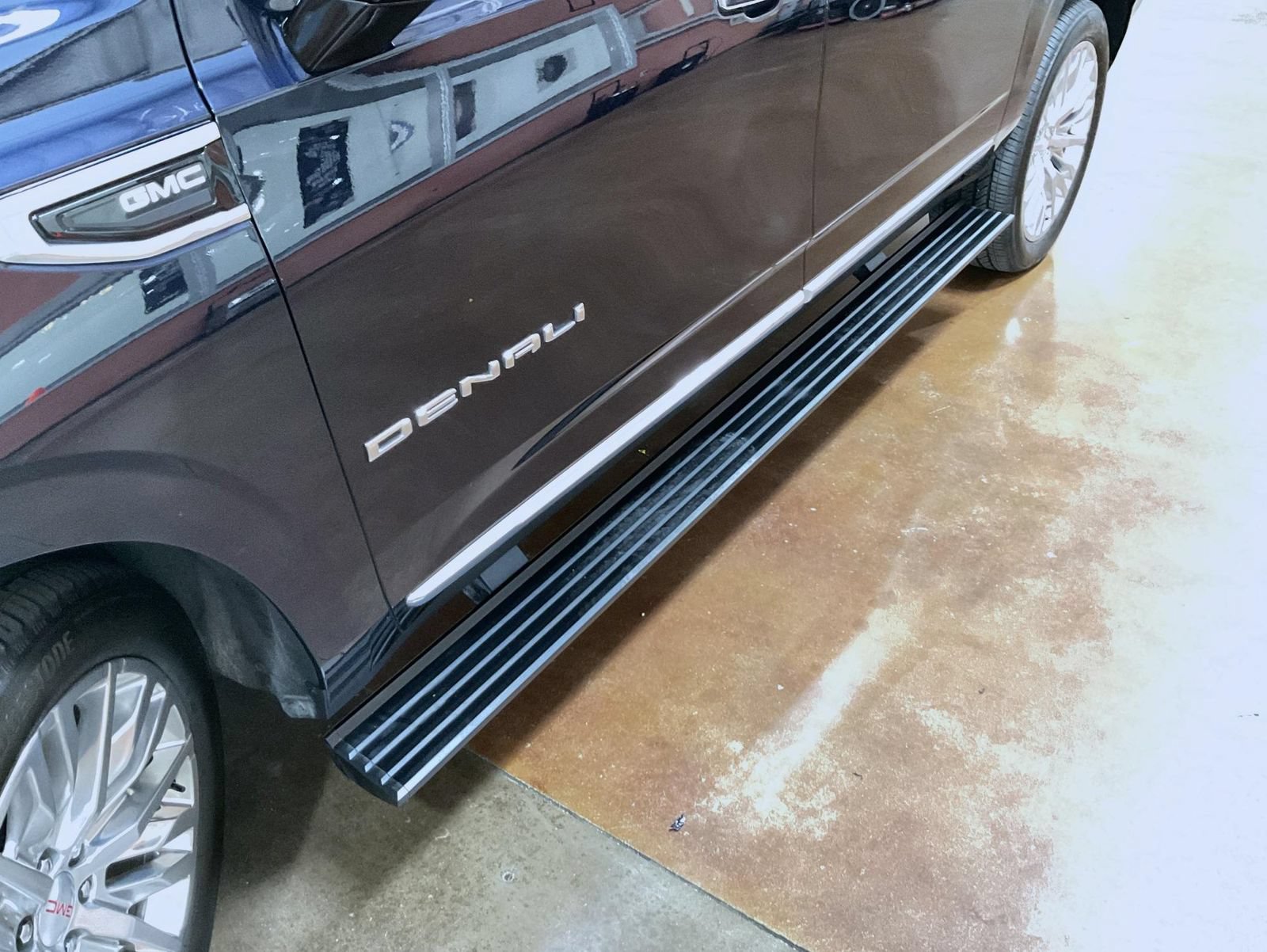 Used 2023 GMC Yukon XL Denali AWD/4WD image 22