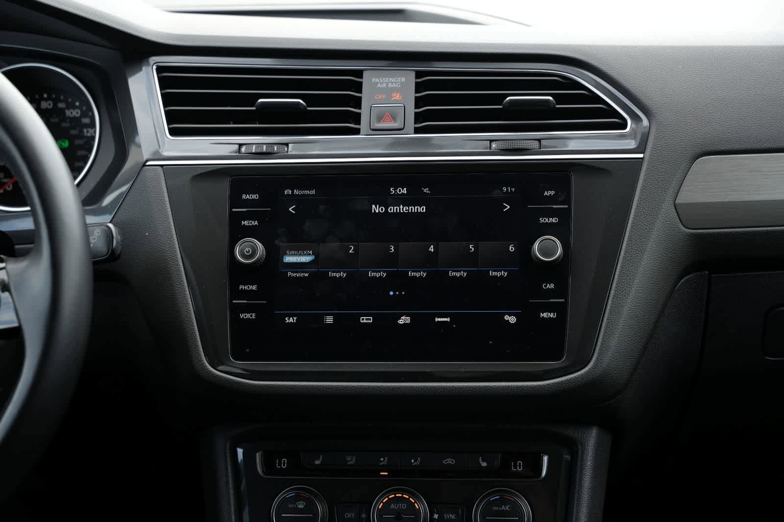 Used 2018 Volkswagen Tiguan SE w/ 3rd Row Seat Package AWD/4WD image 13