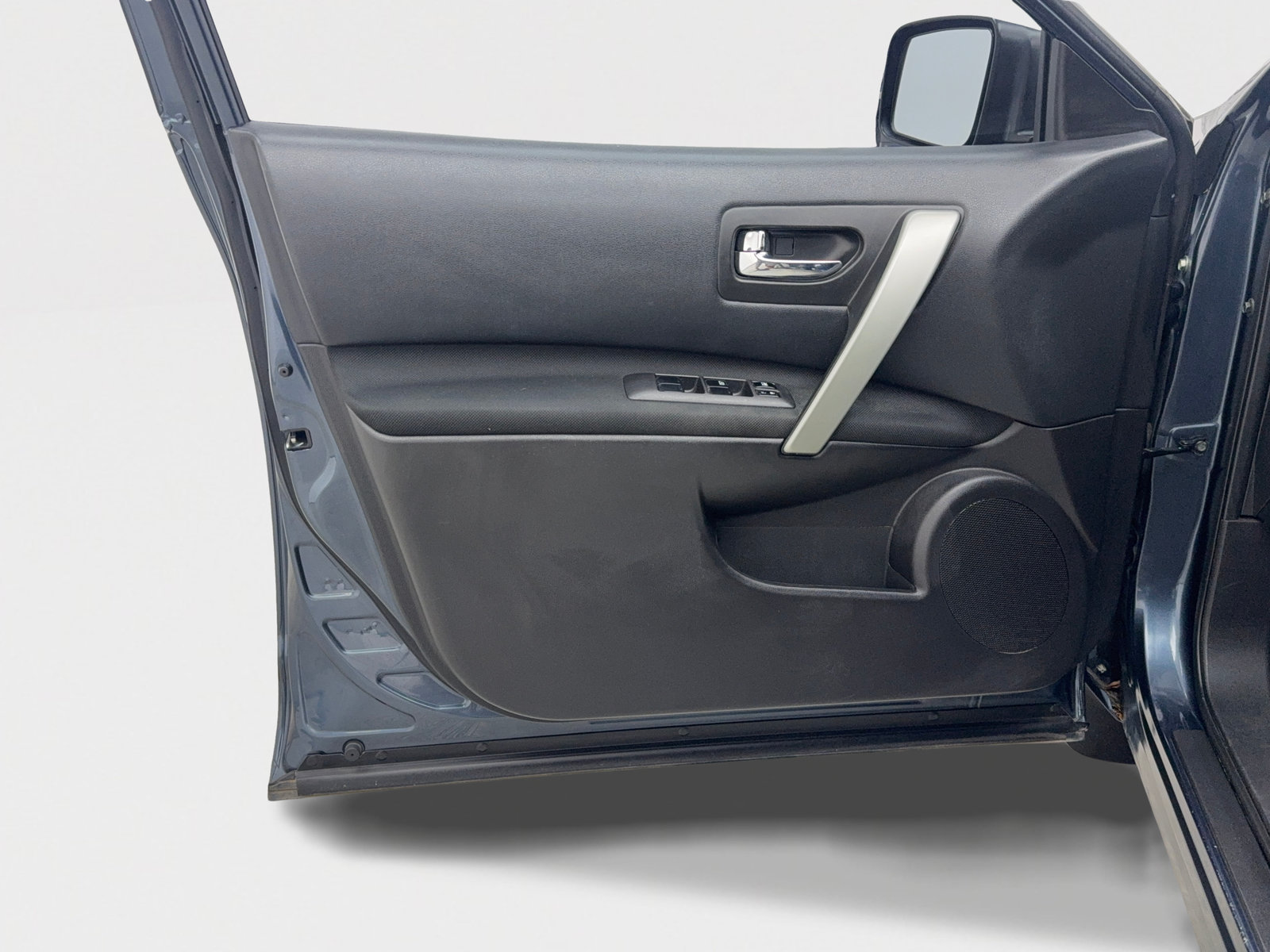 Used 2015 Nissan Rogue S FWD image 20