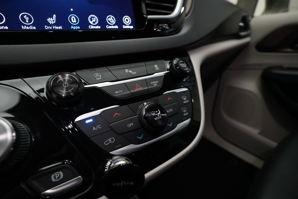 Used 2018 Chrysler Pacifica Touring-L w/ Premium Audio Group image 22