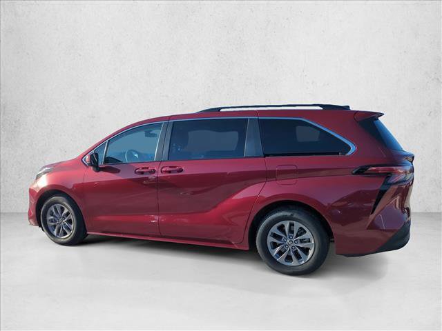 Used 2022 Toyota Sienna LE image 7