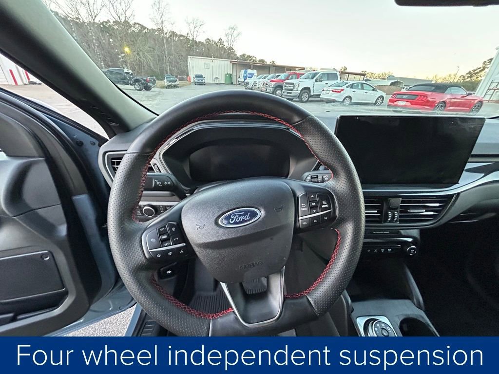 Used 2025 Ford Escape ST-Line w/ Equipment Group 301A image 30