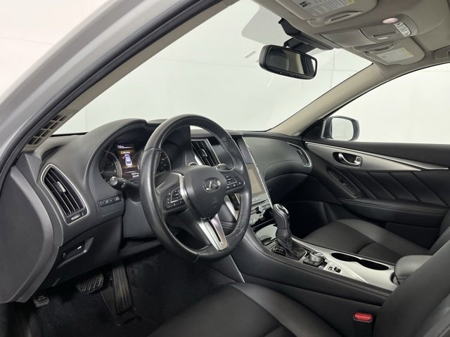 Used 2020 INFINITI Q50 Luxe w/ Essential Package (3.0T Luxe) image 9