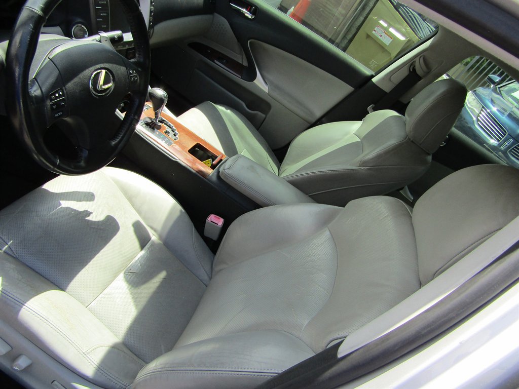 Used 2008 Lexus IS 250 RWD image 9