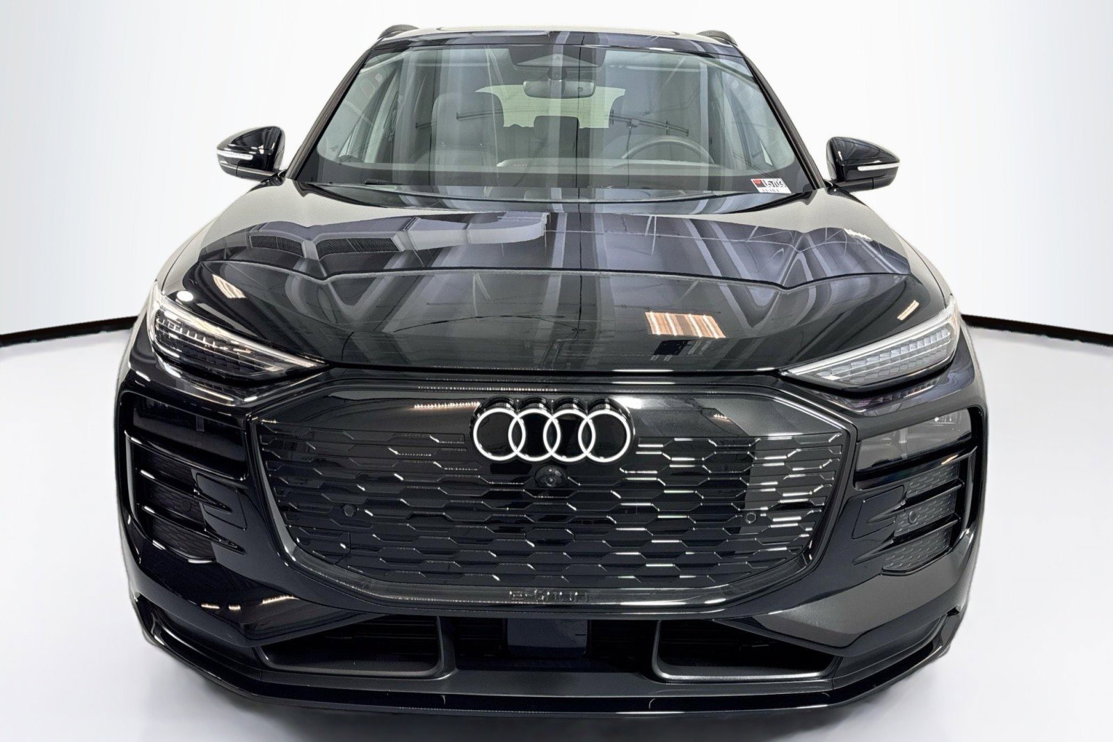 Used 2025 Audi Q6 e-tron Prestige AWD/4WD image 2