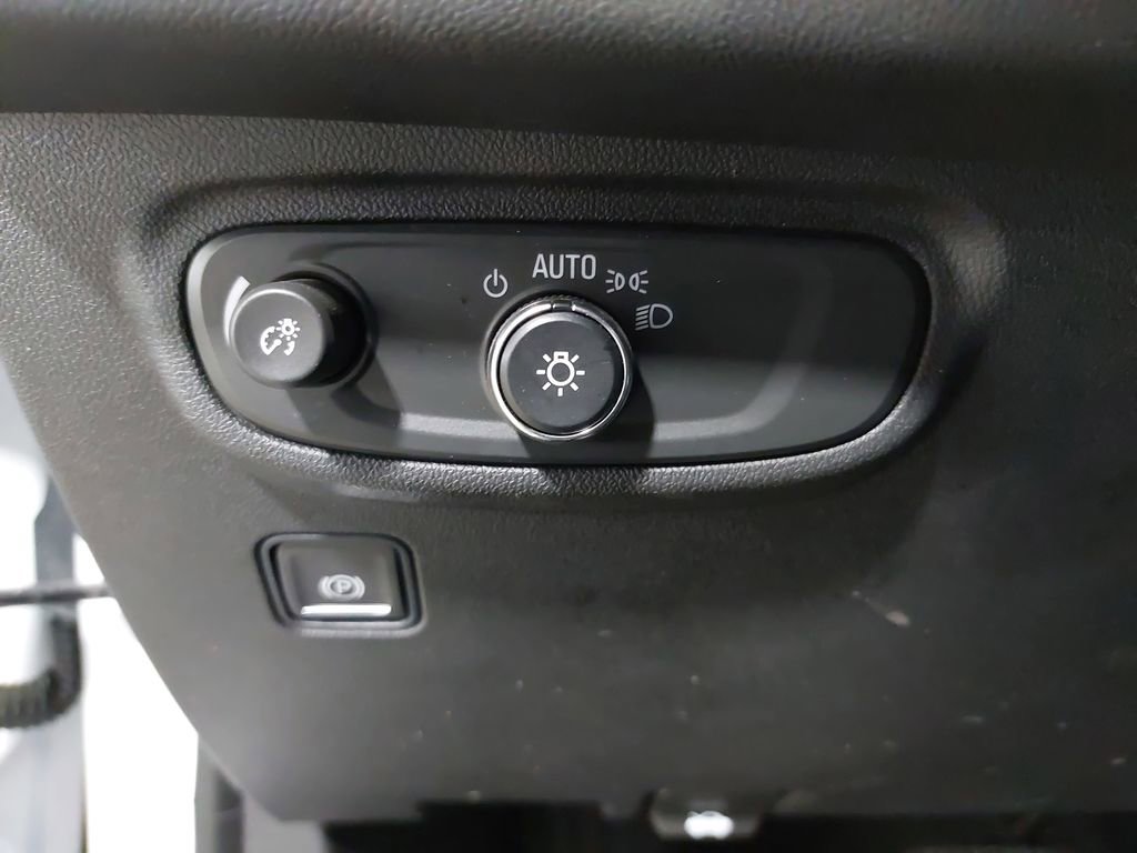 Used 2023 GMC Terrain SLE w/ Driver Convenience Package image 25