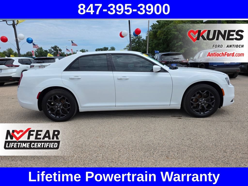 Used 2019 Chrysler 300 S AWD/4WD image 13