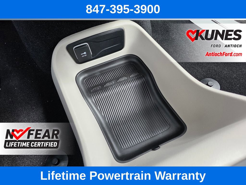 Used 2023 Chrysler Voyager LX image 54