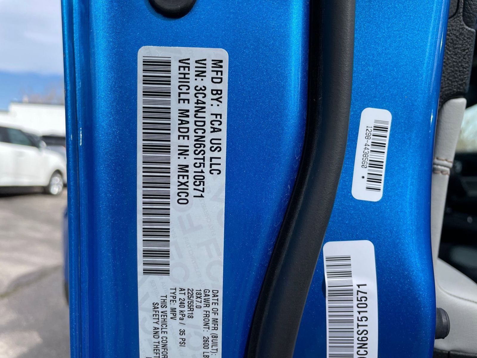 Used 2025 Jeep Compass Limited image 30