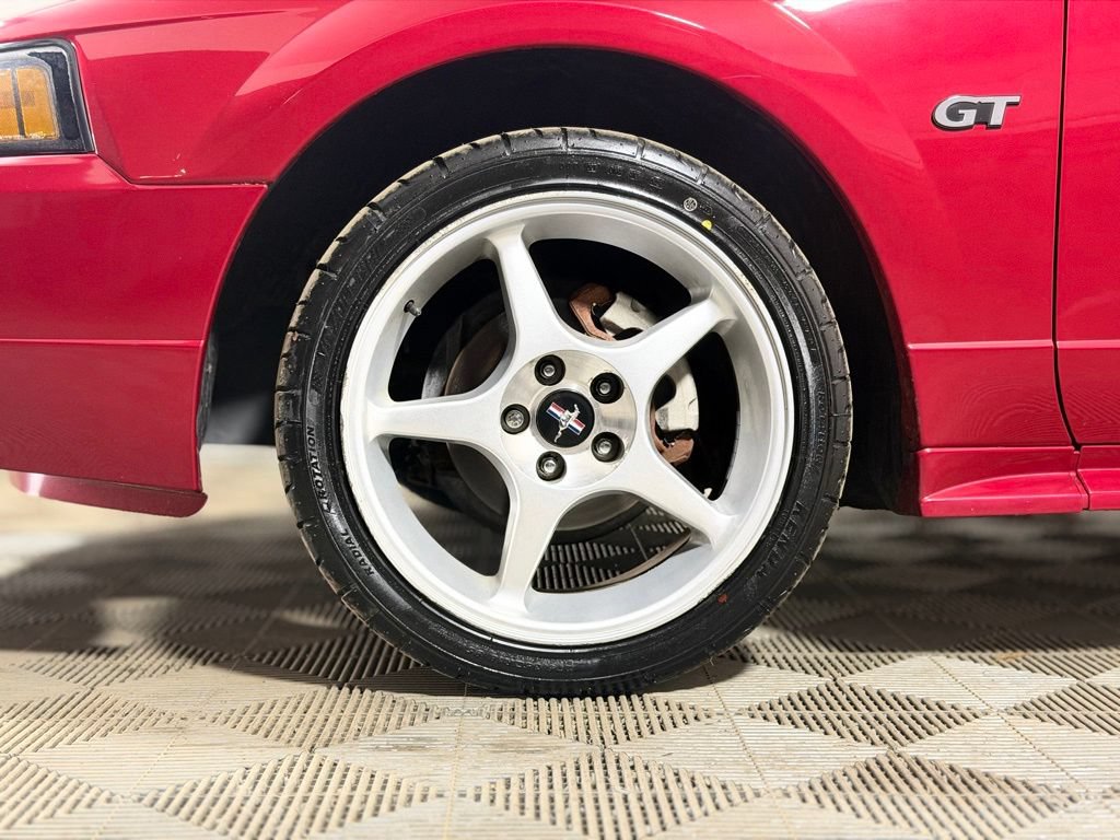 Used 2002 Ford Mustang GT RWD image 2
