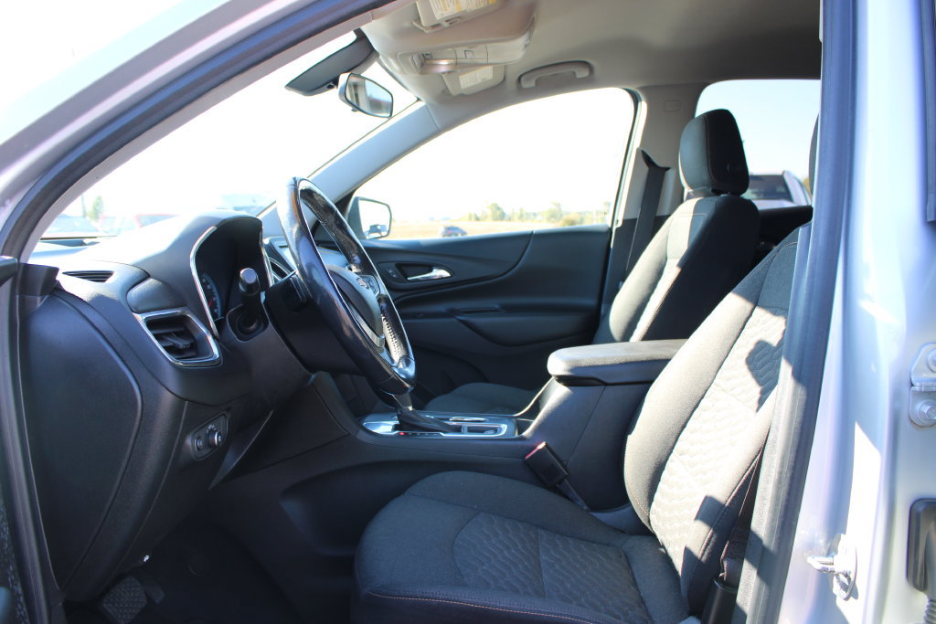 Used 2018 Chevrolet Equinox LT FWD image 24