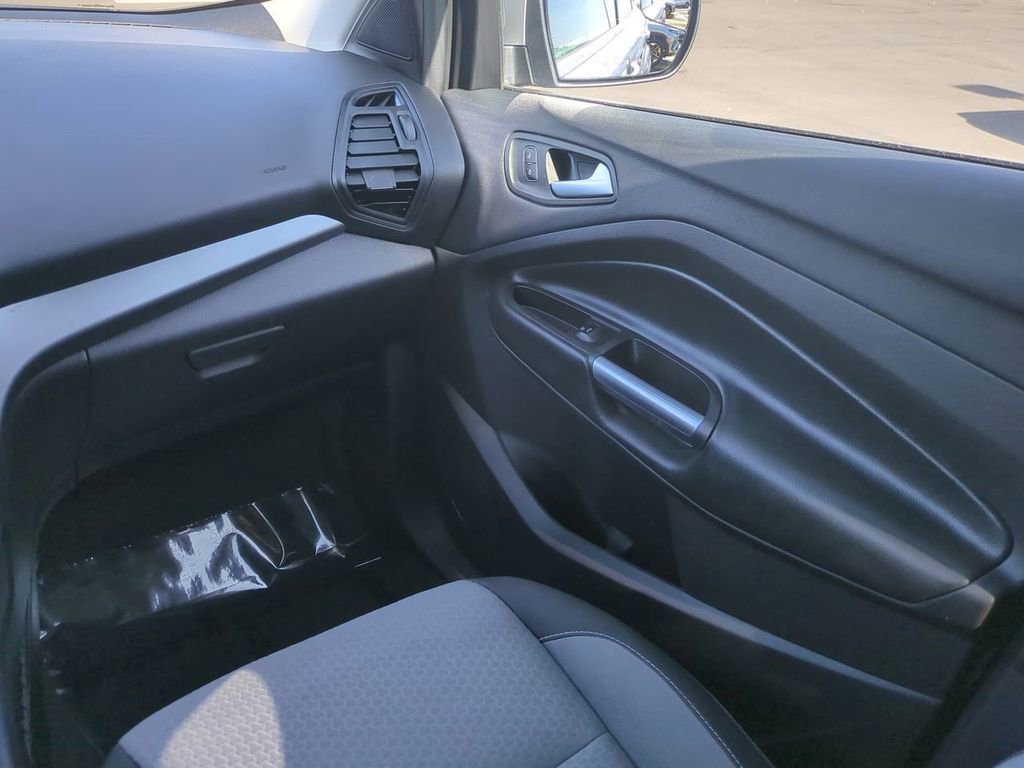 Used 2018 Ford Escape SE image 16