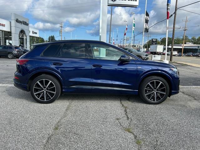 Used 2022 Audi Q4 e-tron Premium Plus w/ Premium Plus image 2