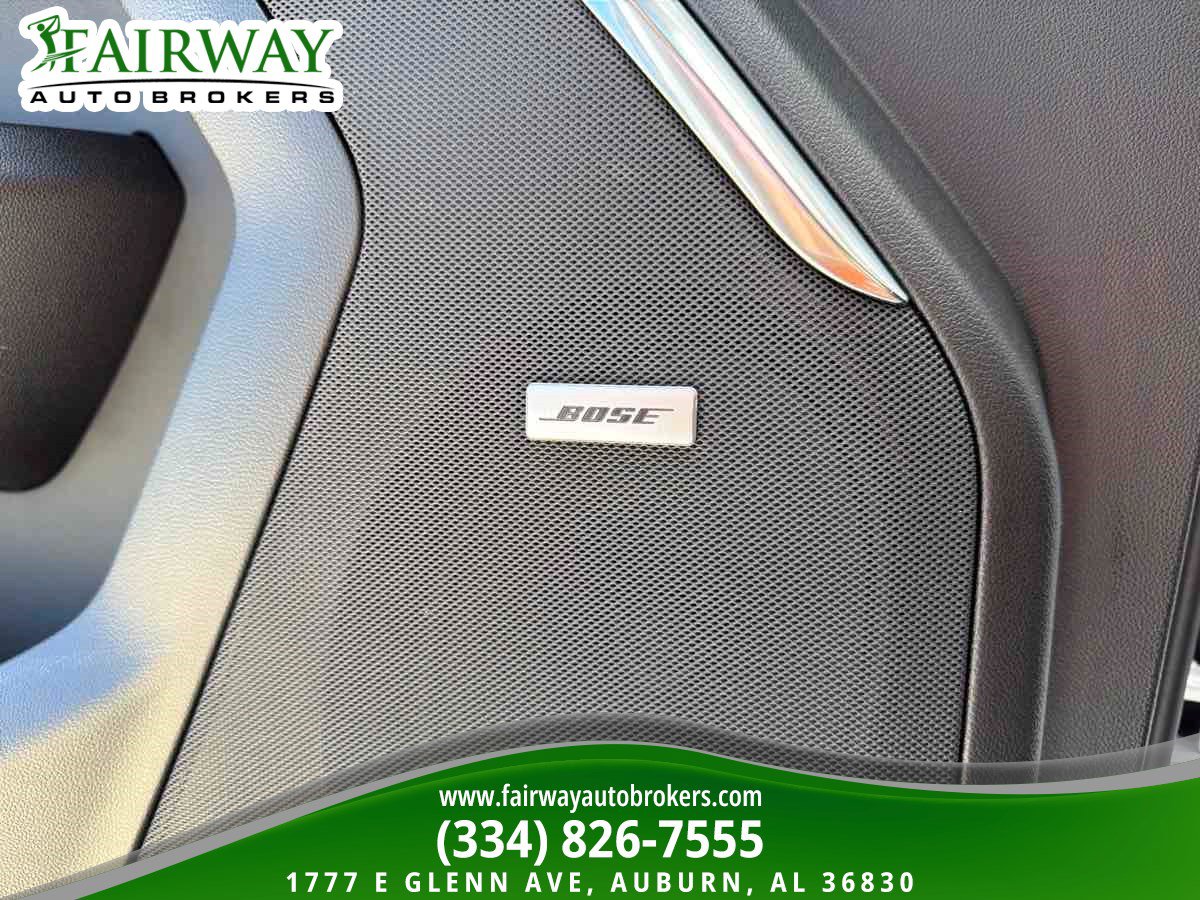 Used 2025 GMC Yukon Denali AWD/4WD image 13
