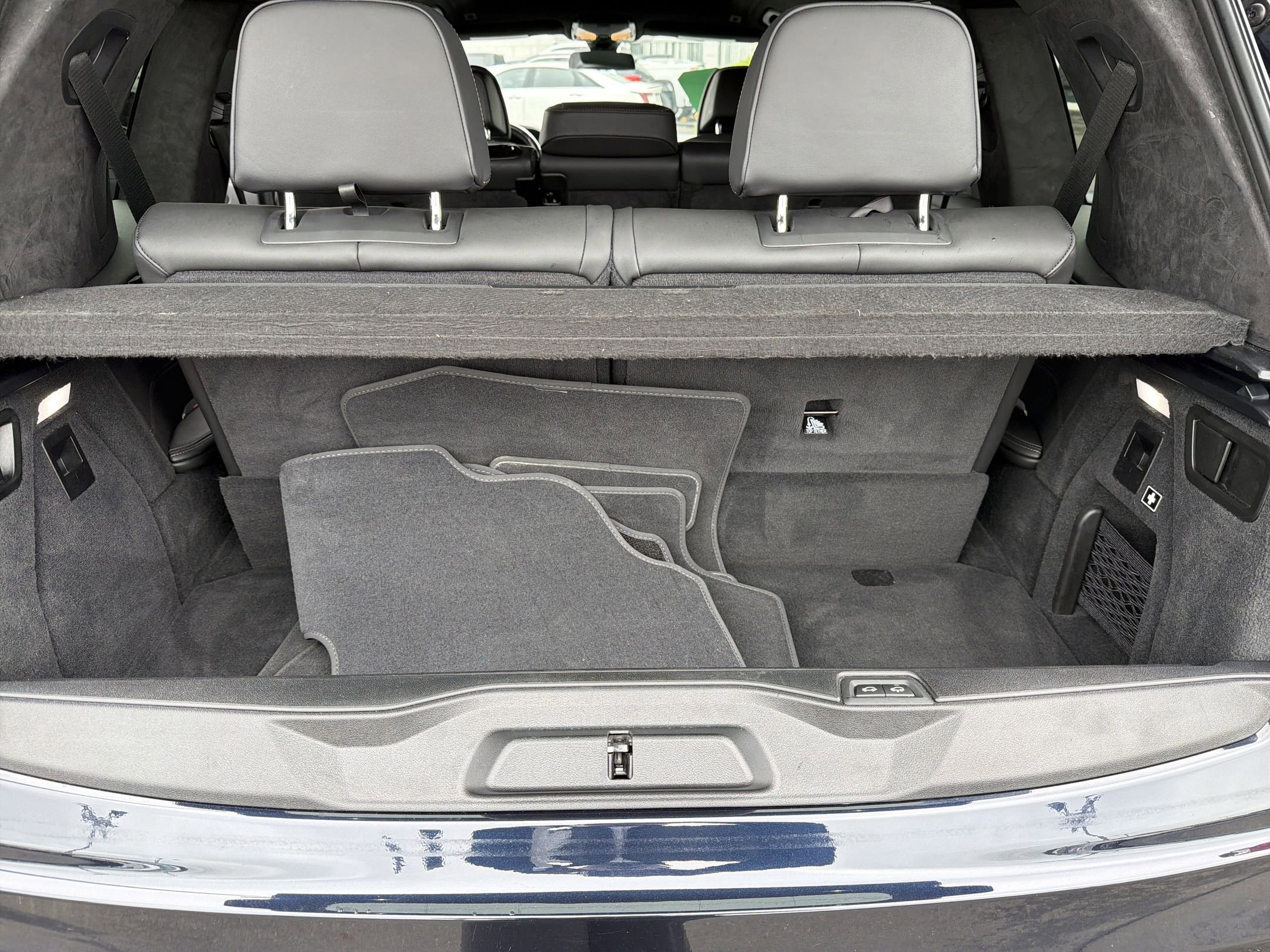 Used 2022 BMW X7 M50i w/ Cold Weather Package image 26