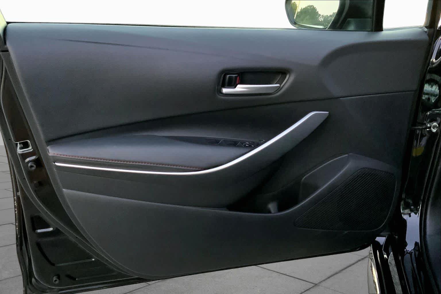 Used 2025 Toyota Corolla SE FWD image 19