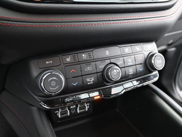 Used 2024 Dodge Durango GT image 35