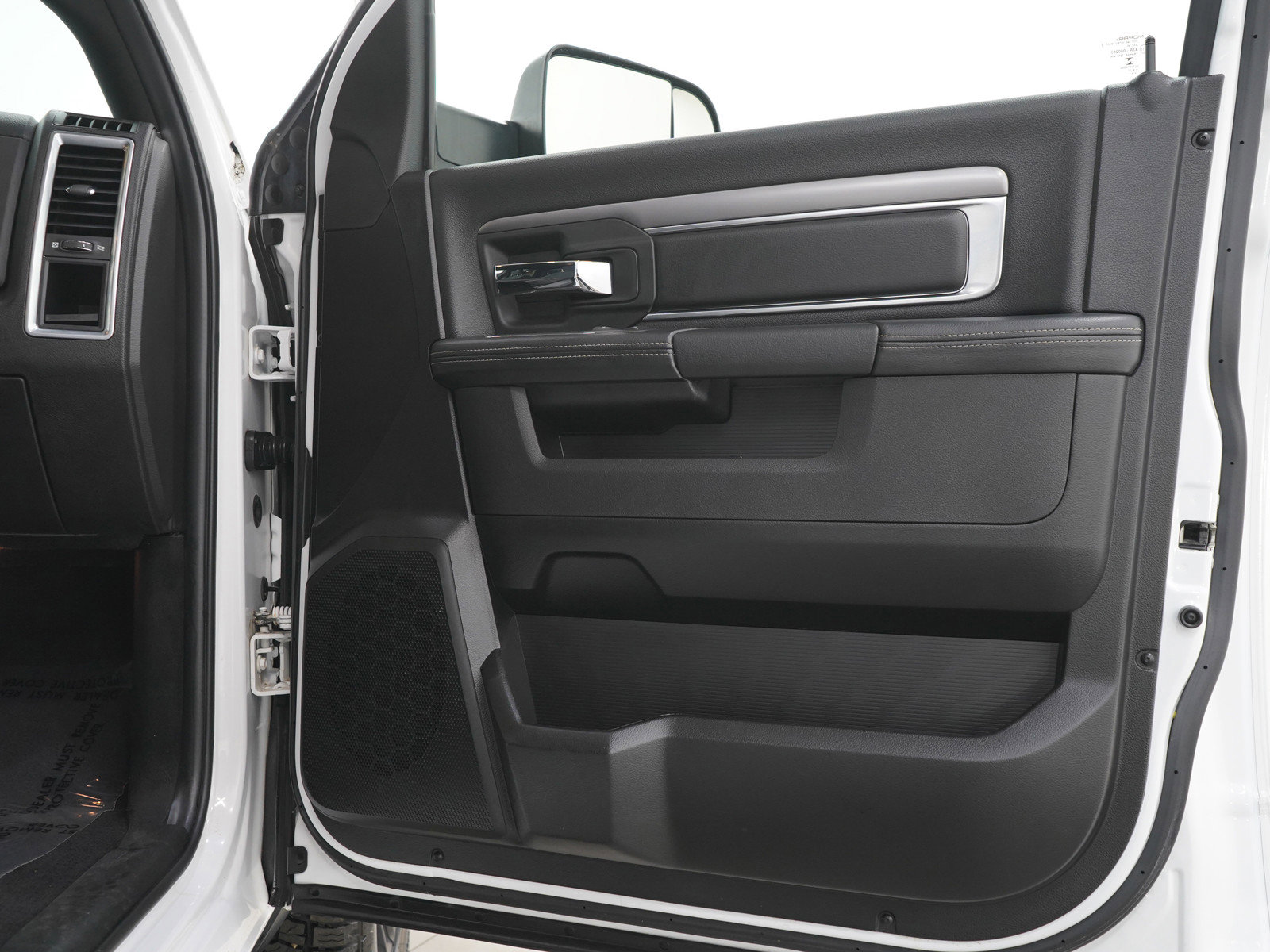 Used 2022 RAM 1500 Classic Warlock w/ Trailer & Traction Group AWD/4WD image 9