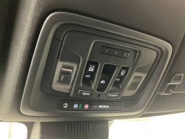 Used 2022 Chevrolet Silverado 1500 High Country w/ High Country Premium Package AWD/4WD image 18