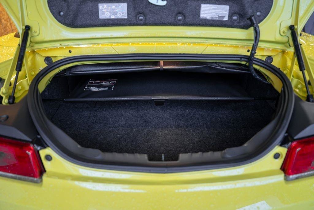 Used 2015 Chevrolet Camaro LT RWD image 28
