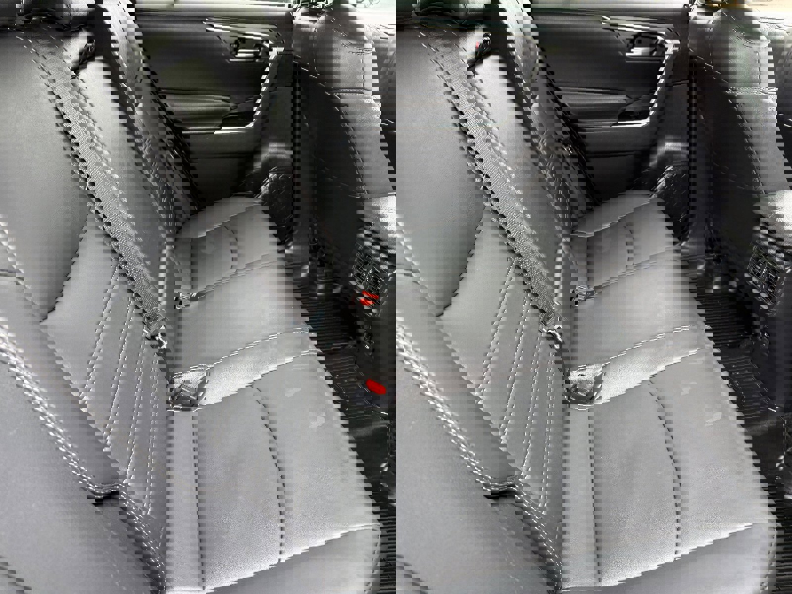 Used 2023 Toyota RAV4 XLE Premium image 14