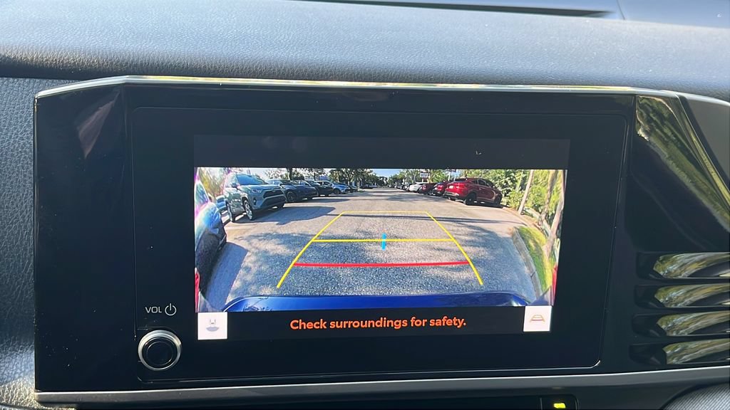 Used 2025 Toyota Camry LE FWD image 15