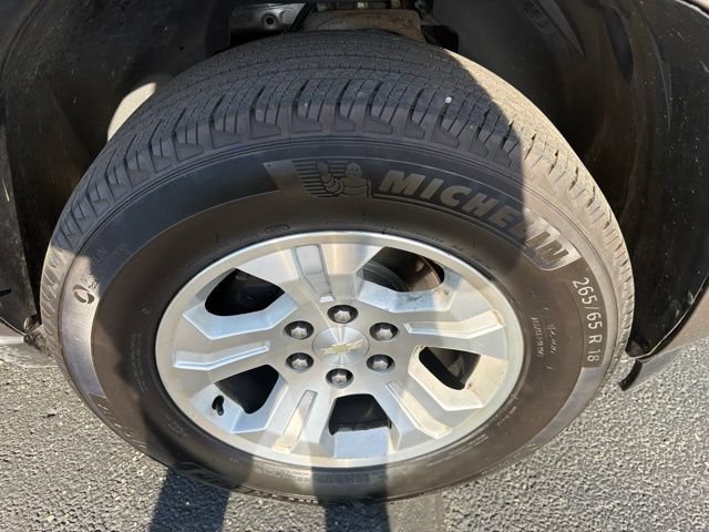 Used 2014 Chevrolet Suburban LT RWD image 23